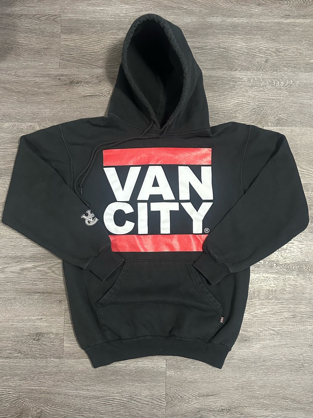 VO ADULT UNDMC HOODIE - BLACK CLASSIC